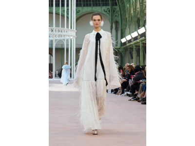Po štyroch rokoch sa Chanel vracia do Grand Palais na prehliadku jar-leto 2025.